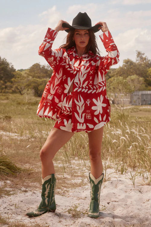 The Must have shirt this Summer and Christmas.
Crafted from luxurious linen, this shirt features a relaxed button up fit, curved side splits, button cuffs, front pocket and adorned with a beautiful quote on the back.
PLEASE NOTE THAT PRINT PLACEMENT IS DIFFERENT ON EVERY SHIRT
THESE SHIRTS ARE DESIGNED TO BE WORN VERY OVERSIZED.
SIZE DOWN 1 OR 2 SIZES IF YOU DO NOT WANT THEM ROOMY.