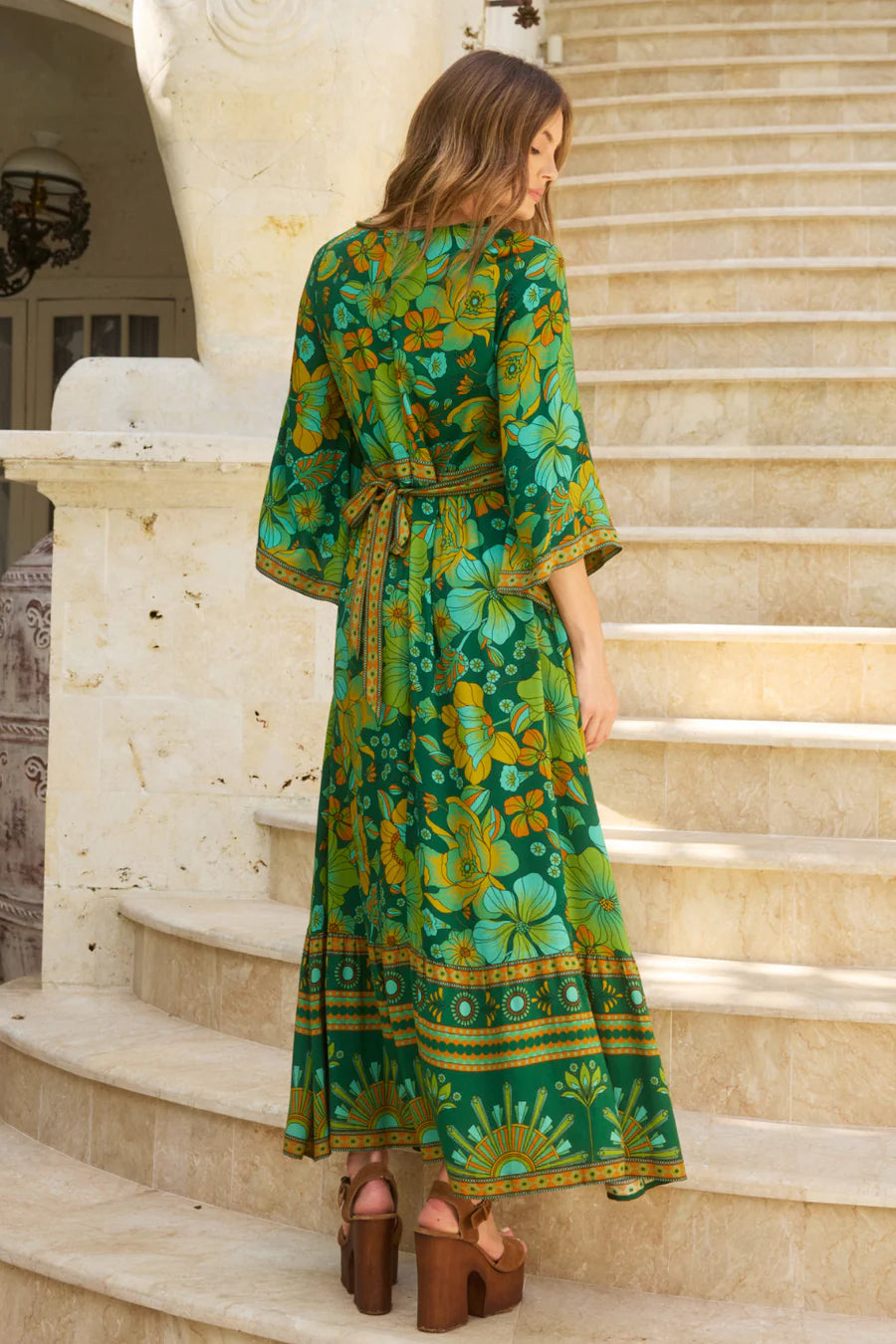 A fresh take on our best-selling Empire dress, Avalon is destined to be on high rotation in your everyday wardrobe. With a flattering square bust panel, floaty midi length and fluted 3/4 sleeves, this is an elevated easy-wear style. Featuring apron ties, Avalon can be cinched in for a more fitted look if preferred.