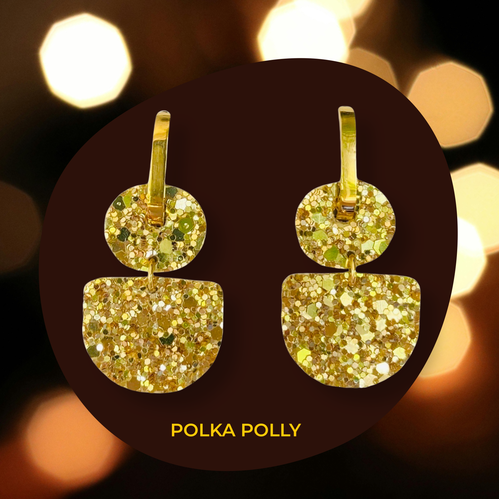 Dainty Hoops are an everyday wardrobe staple!
Carefully hand crafted from our signature premium leather and glitter in light gold for maximum sparkle!
Length 50mm Width 25mm (approx)
Shes a breeze to wear being ultra lightweight.
Golden stainless steel chunky hoops. Genuine leather.