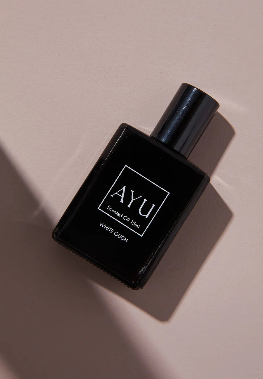 An iridescent woody fragrance inspired by the breathtaking quiet of a sunlit forest clearing. White Oudh invokes the intoxicating powers of agarwood, an ancient resin that has been recorded in the Vedas for its healing and spiritual potency.