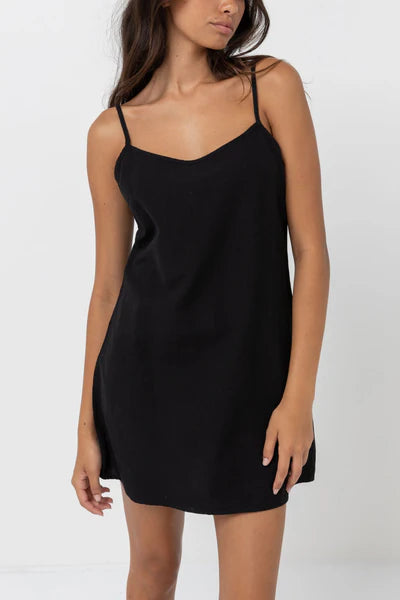 An essential wardrobe style, the Classic Slip Dress in soft hand feel ramie blend is your everyday go to for a fresh vacation vibe all year round. With adjustable straps and this breezy number will be a favourite throughout the seasons.