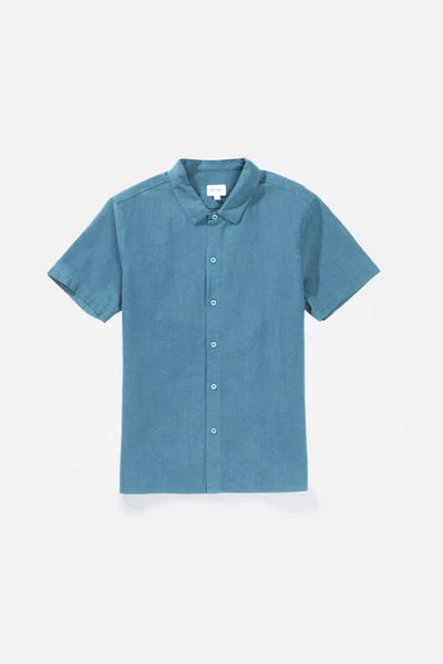 A year round staple spun from a breathable linen cotton blend fabrication, the Classic Linen Short Sleeve Shirt is a soft-touch standard fit featuring a straight hem and a slightly wider fit, making it great for wearing open or buttoned down. This style is a wardrobe staple, made for laid back days.