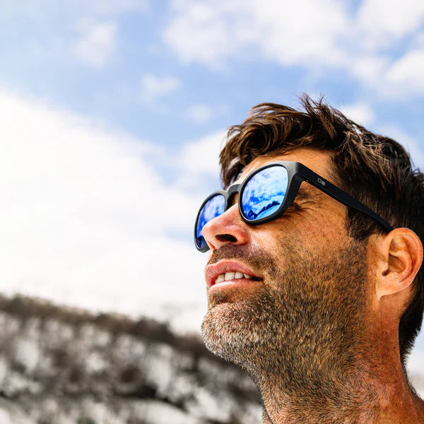 Discover active style without compromise. Offset delivers an all-round fashion edge in Italian-made Eco-Grilamid for ultra-lightweight & durability with highly scratch-resistant mineral glass lenses. A blinder of a pair to wear on the water, out in town, or wherever an active life takes you.