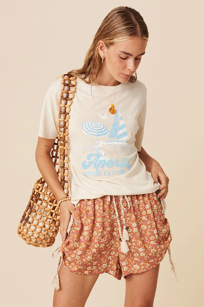 The Cruise Club Tee in Antique White arrives in the Biker Tee fit we all know and love and is designed to pair back with any pieces from Oceans of Love. Featuring a Spell hand drawn graphic at the front, our Tee draws inspiration from the coastlines of Italy, France and Spain where lovers seek sunwashed adventure.