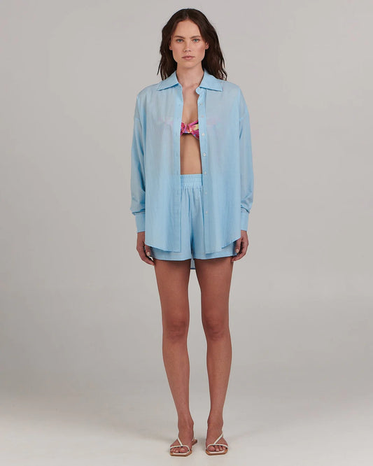 This relaxed lounge short features a high waist and soft sky blue hue for a fun take on loungewear. Team with the coordinating Maple shirt for a relaxed weekend look.