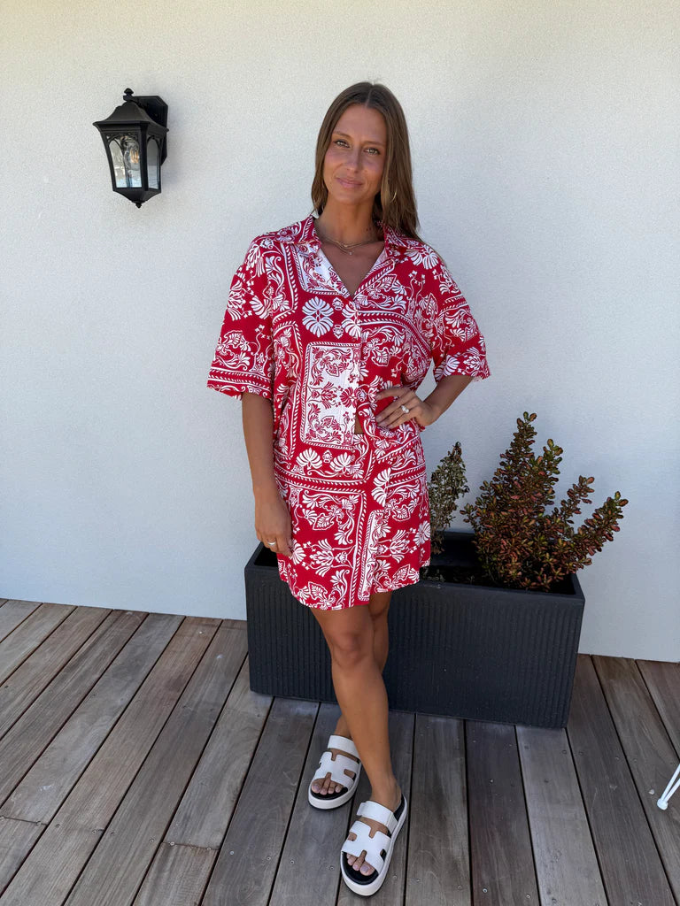 Kick back and relax with the Sundowner Shirt. This button down front, short sleeve, collared shirt is perfect for any summer gathering. With its side slits, 70% rayon and 30% linen blend, this shirt will keep you cool and comfortable all day long (unlike that terrible sunburn you got last weekend). So go ahead, enjoy the great outdoors without any of the discomfort!