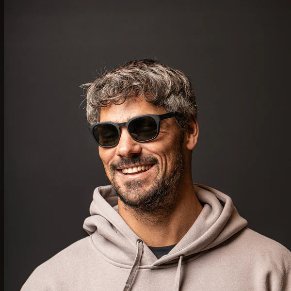 Discover active style without compromise. Offset delivers an all-round fashion edge in Italian-made Eco-Grilamid for ultra-lightweight & durability with highly scratch-resistant mineral glass lenses. A blinder of a pair to wear on the water, out in town, or wherever an active life takes you.