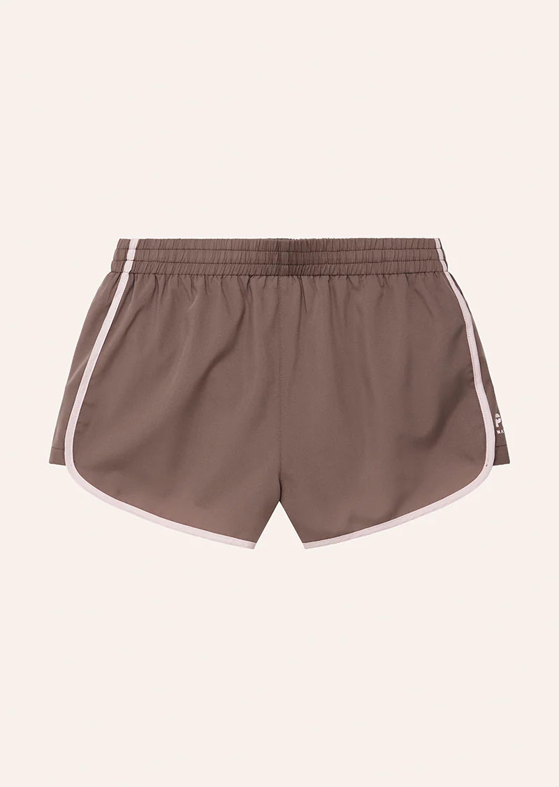 The Preset Short in Clay comes as part of our FUTURE MODERN Collection. Made from our new lightweight and breathable active fabrication, these shorts feature an elasticated waistband and contrast side panels. Wear these shorts when exercising or pair with an oversized hoodie for an effortless streetwear look.