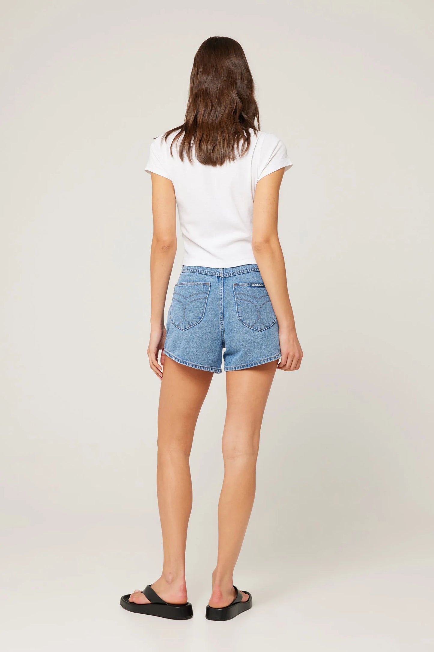 High rise short
Relaxed fit
Modest length
Non stretch rigid denim
Classic Rolla’s back pocket
Mid blue wash
Made with 91% Cotton, 5% Viscose & 4% Polyester