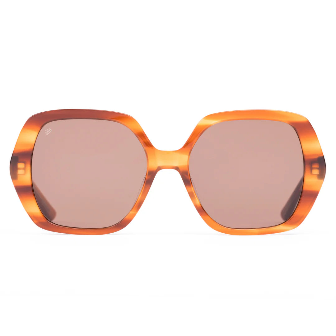 Imagine strolling along the sun-drenched promenade of Lucca, where whispers of vintage glamour fill the breeze.
Meet Lucca, a tribute to retro chic reimagined for today’s modern woman. The Lucca oversized butterfly women's sunglasses are available in three colour ways.
Choose classic black to add a sophisticated elegance to any outfit.