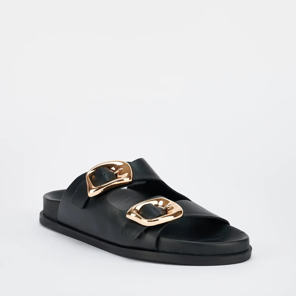 Step into a world of unparalleled comfort with the San Jose Footbed! Expertly crafted, these shoes blend tradition with modernity to bring you a footbed that not only supports your every step but also speaks volumes about your style. Ideal for those who cherish both comfort and fashion, the San Jose Footbed is a testament to superior craftsmanship and sustainable materials. Whether you're exploring city streets or strolling along the beach, these shoes are your perfect companion for every adventure.