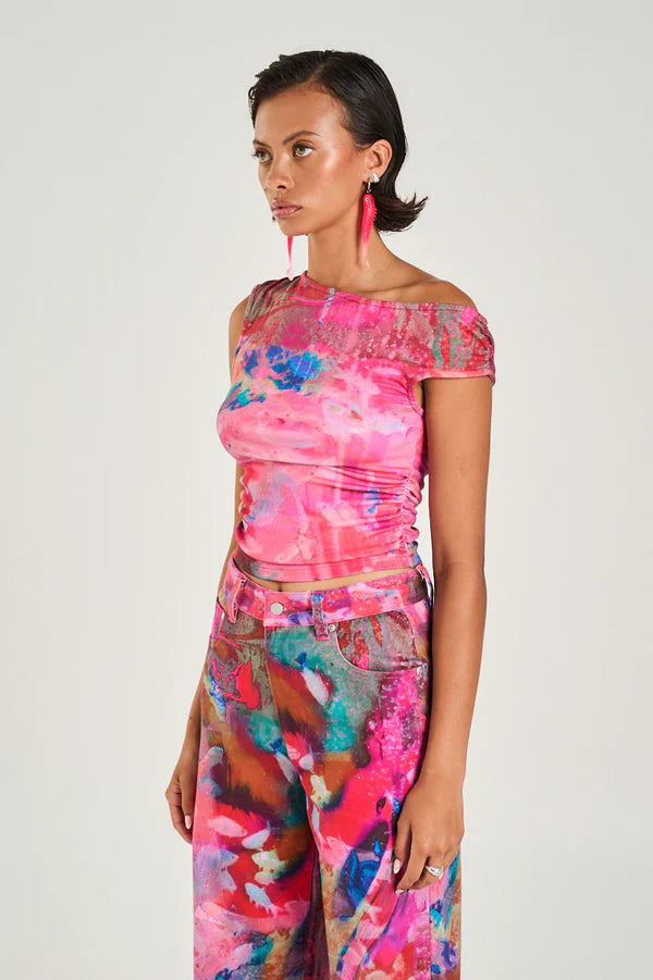 The Off Shoulder Tank in the striking Fish Tank print has been constructed from a stretchy rayon blend, featuring a ruched midsection for a flattering fit.