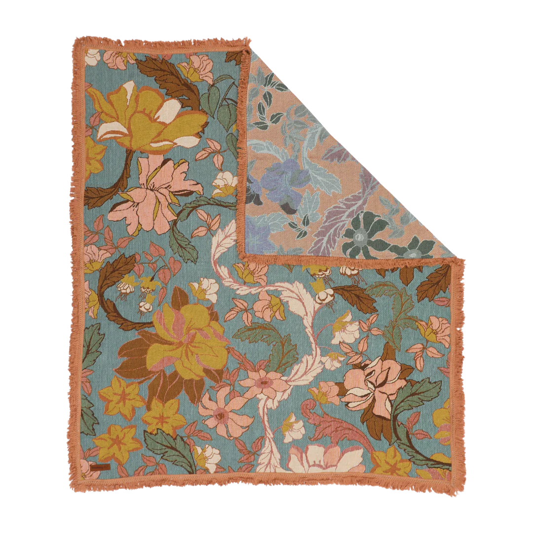 The Flora woven throw is our newest throw that's not only available in 2 colour ways but for the first time ever also available in 2 sizes, regular and large!
After many requests and the sell out success of our larger picnic rug, we’re so excited to introduce a larger size throw to our range that comfortably sits 6 people and drapes perfectly over a queen size bed.