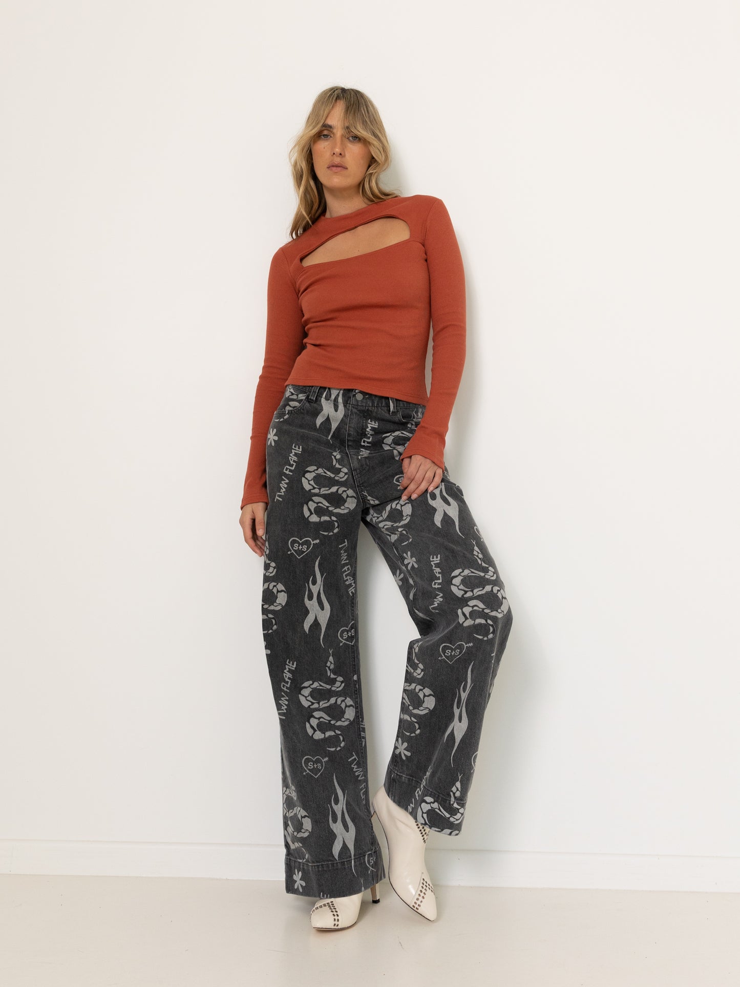 Cut out long sleeve LS top rust