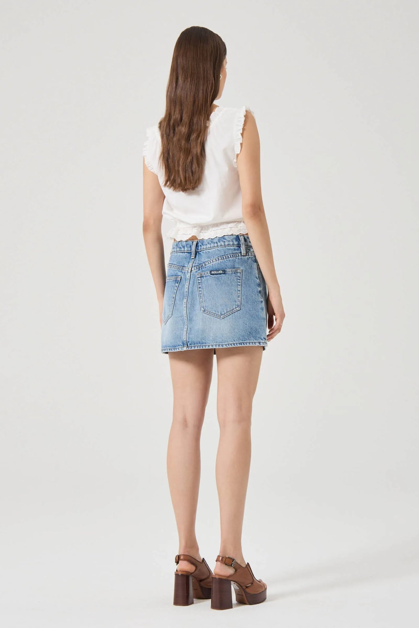 The 90s Relaxed Mini:
Mid rise relaxed mini skirt
Finished hem at mid thigh
Button fly
Made with a non stretch denim for an authentic vintage look
Will soften and shape to the body with wear
Lennon Vintage is a worn in, authentic mid blue Vintage look wash
Made with 100% Cotton