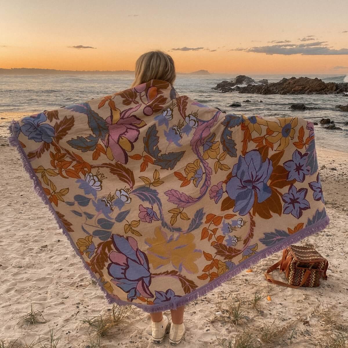 The Flora woven throw is our newest throw that's not only available in 2 colour ways but for the first time ever also available in 2 sizes, regular and large!
After many requests and the sell out success of our larger picnic rug, we’re so excited to introduce a larger size throw to our range that comfortably sits 6 people and drapes perfectly over a queen size bed.