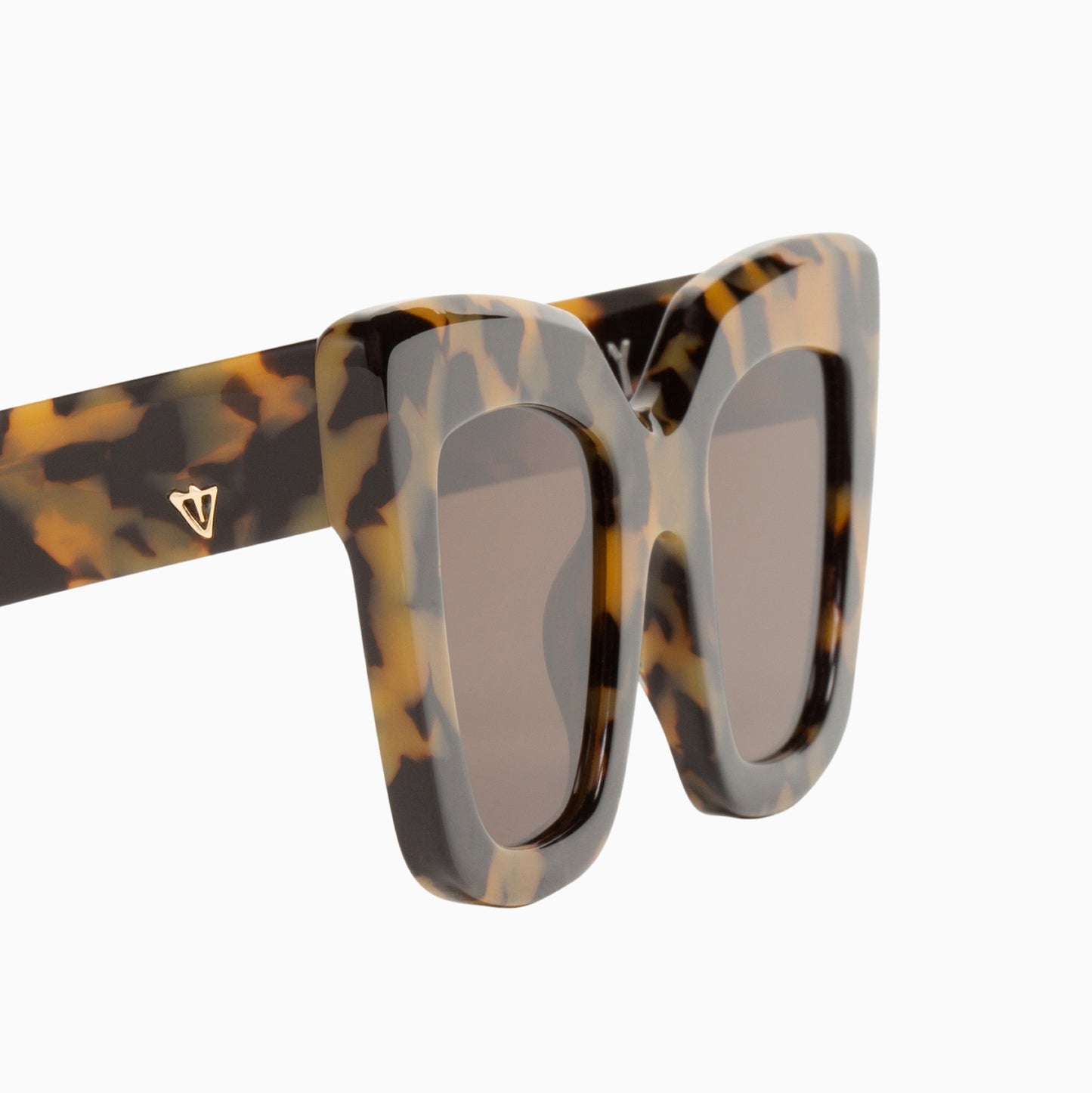 The Lullaby Club Brigada Sunglasses Yellow Tort Close up front