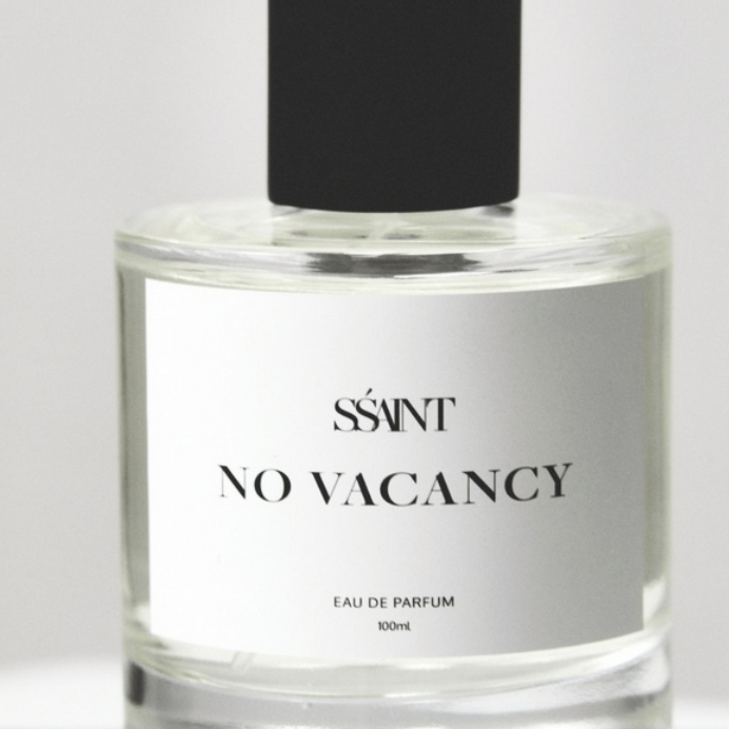 Tenacious, with a nomadic spirit. Vibrant, self-assured, and unafraid. Like the sting of rubber on tar, a lust for adventure is ignited, the exotic aroma bursts; notes of amber, woody undertones an ode to home, however far away. Musk and vanilla reminiscent of the open road, endless possibilities as day drifts into the crisp abyss of night.
Unisex fragrance with the below notes:
Explosions of Spices, Intense Labdanum, Incense & Oil of Cannabis
Patchouli Leaves & Woody Notes
Amber, Guaiacwood, Vanilla Po