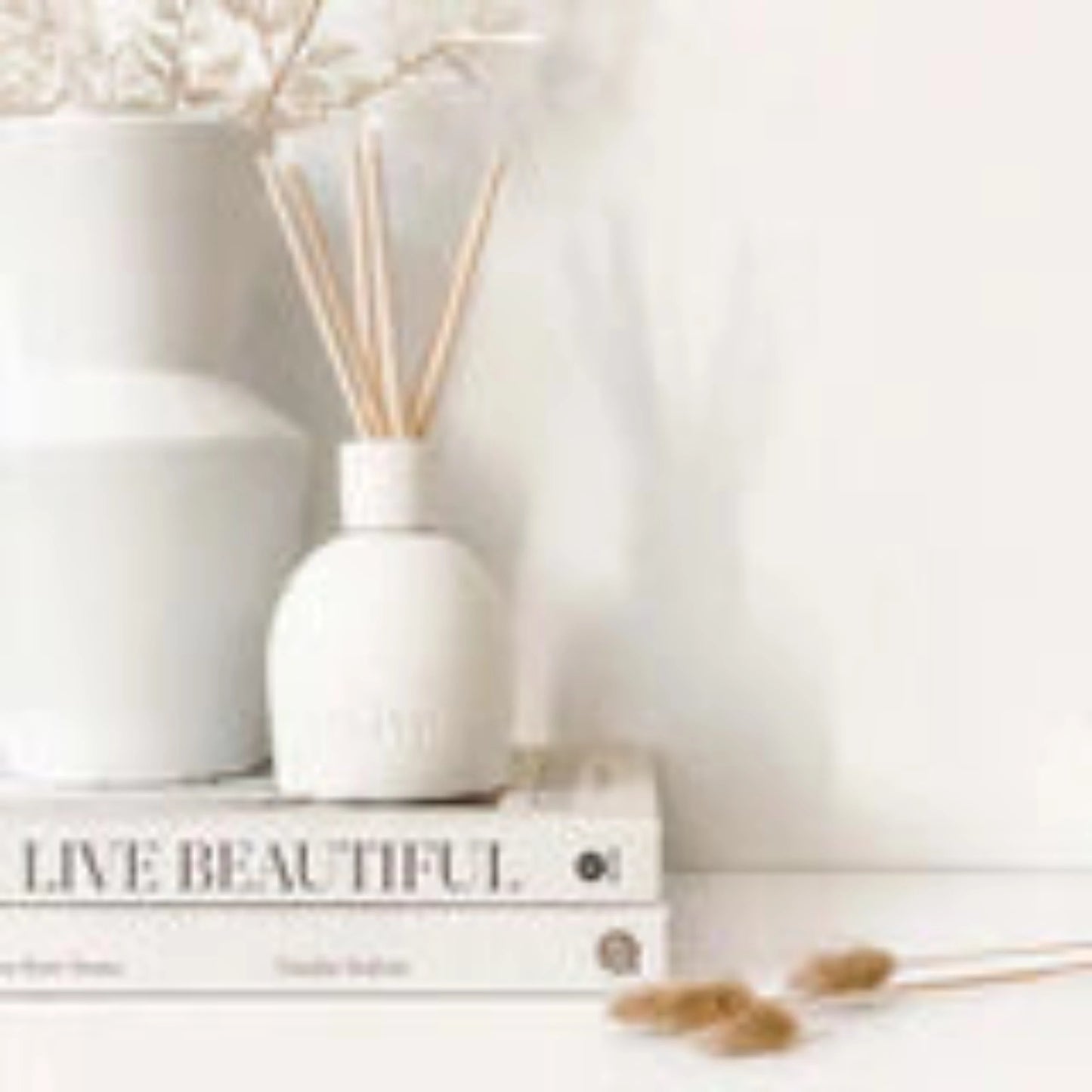 The Sweet Dewberry & Clove Diffuser features matte-white ceramic vessels, that enhance any decor or colour palette whilst scenting your home with the heady aroma of tropical fruit and warm spices.