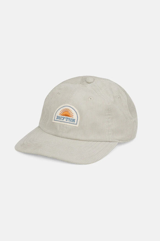 A soft corduroy cap with a deconstructed six-panel design for a laid-back feel. Featuring an appliqué felt patch and an adjustable strap-back closure with a metal clamp for a secure fit. Finished with signature Rhythm labels and trims.