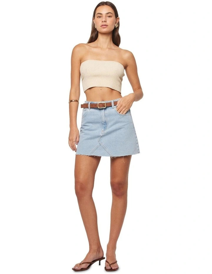 A modern take on a '90s classic, this high-waisted skirt sits comfortably on your true waist