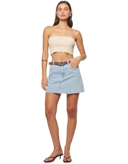 A modern take on a '90s classic, this high-waisted skirt sits comfortably on your true waist