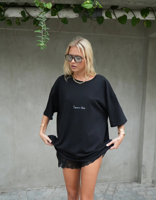 The Espresso Tee comes in a classic black colourway with a unisex oversized fit. Designed for comfort and versatility, it’s soft, breathable, and easy to style—your everyday essential for a laid-back yet elevated look.
