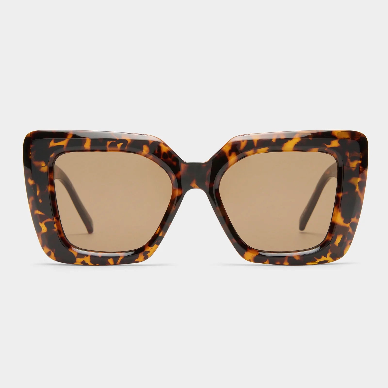 Offering a flattering, glamourous silhouette, our UNIMAGINABLE square sunglasses radiate an effortless feminine aesthetic. Featuring a chic flagstripe link style hardware and soft bevelled edges, these frame provide incredible coverage form the sun.