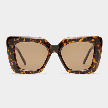 Offering a flattering, glamourous silhouette, our UNIMAGINABLE square sunglasses radiate an effortless feminine aesthetic. Featuring a chic flagstripe link style hardware and soft bevelled edges, these frame provide incredible coverage form the sun.
