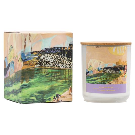 Warm mango nectar laced with yuzu, passionfruit and kaffir lime floating on star anise, patchouli and wild jasmine. The dirty warmth of brown sugar, tonka and vanilla lingers like sun kissed skin at Golden Hour.