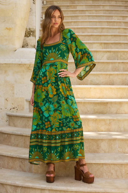 A fresh take on our best-selling Empire dress, Avalon is destined to be on high rotation in your everyday wardrobe. With a flattering square bust panel, floaty midi length and fluted 3/4 sleeves, this is an elevated easy-wear style. Featuring apron ties, Avalon can be cinched in for a more fitted look if preferred. 
