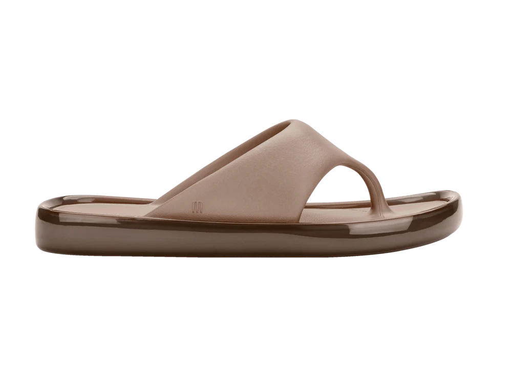 Melissa's flip-flop designs are the epitome of elevating a humble shoe into a unique wardrobe piece. Our new star is the Melissa Float thong - this effortlessly elegant and comfortable shoe is sure to become your new best friend. The cushioned EVA insole and perfect style make it the ideal choice for any everyday look.