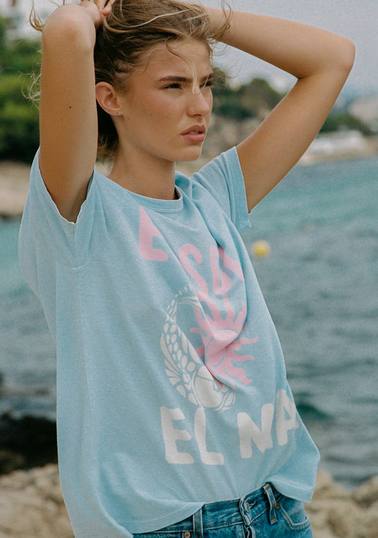 The best-selling Sol Classic Tee is back in a summery sky blue. Featuring a classic crew neckline, this tee offers a true-to-size fit, so you can go with your usual size. Made from a sustainable blend of 55% hemp and 45% organic cotton, it’s crafted from a lightweight jersey with a soft hand feel for all-day comfort. Perfect for effortless styling, it's easy to care for with a cold machine wash.
