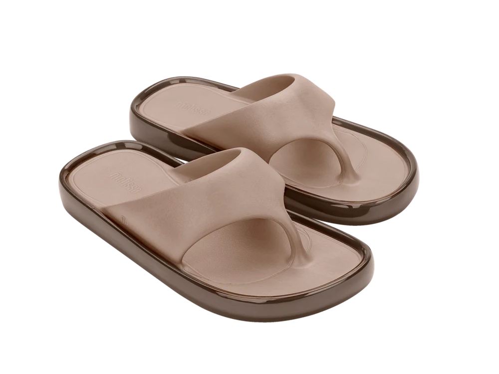 Melissa's flip-flop designs are the epitome of elevating a humble shoe into a unique wardrobe piece. Our new star is the Melissa Float thong - this effortlessly elegant and comfortable shoe is sure to become your new best friend. The cushioned EVA insole and perfect style make it the ideal choice for any everyday look.