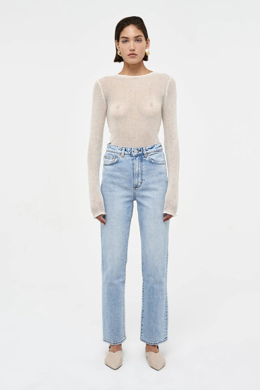 The Nico Straight Passenger
The Nico Straight features a high-rise waist and a classic, straight leg for an elongated silhouette
A versatile cut that adapts easily to both casual and refined styling
Super high rise jean designed to sit at your navel
Zip fly and 5 Pocket construction
Complete with our signature Neuw Denim repair stitch and fob ring