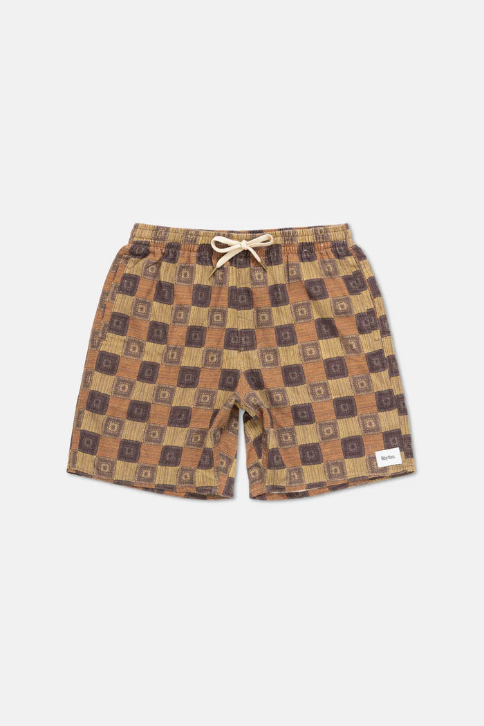 Step into retro surf nostalgia with the Racket Jam in Ochre. Cut in a relaxed 17-inch fit, this all-over printed jam delivers an easy-going, worn-in feel—ideal for long beach days and warm coastal nights.