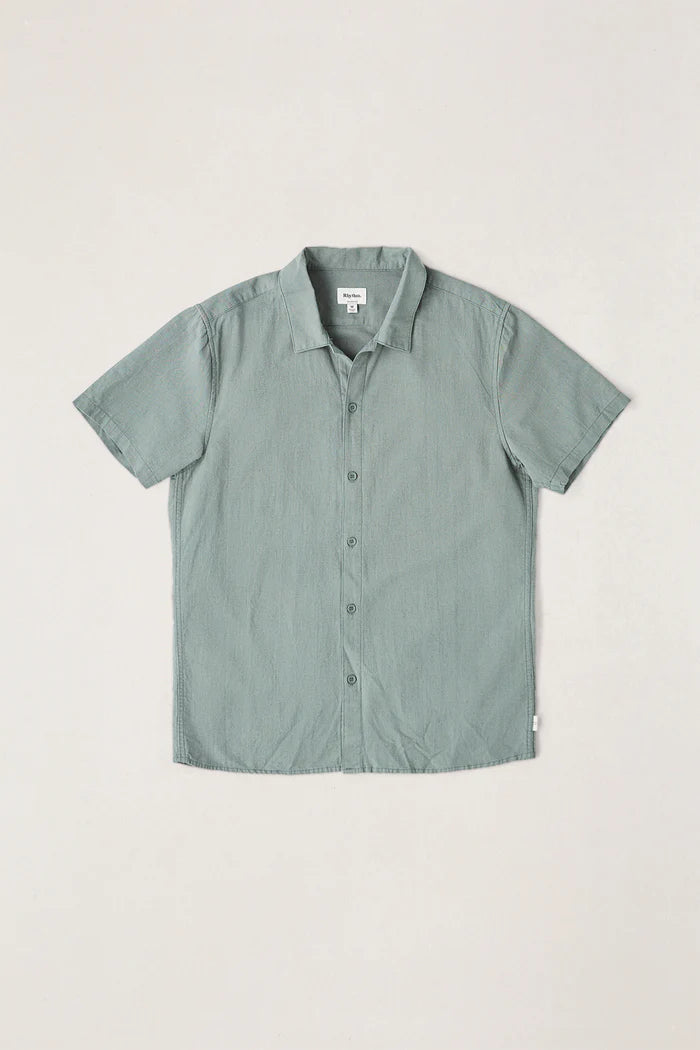 The Classic Linen SS Shirt in Silver Pine is a wardrobe essential for all seasons. Made from lightweight, breathable linen, this short-sleeve shirt is perfect for keeping cool on warm days, making it a versatile piece for any coastal adventure