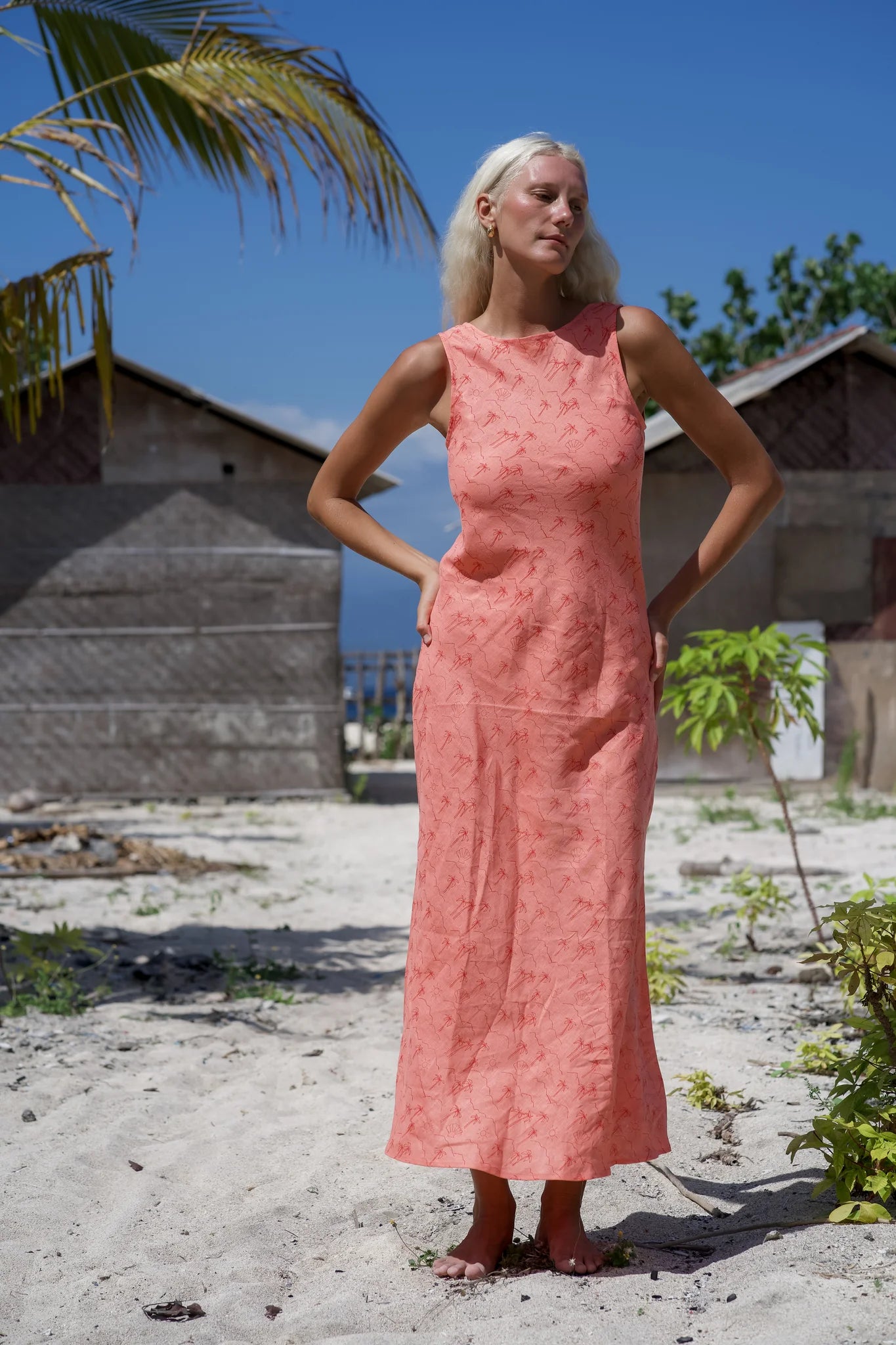 The Viv - A reversible maxi dress in the flattering bias cut silhouette we all love so much. High neckline, low neckline, sandals or heels. The possibilities are endless