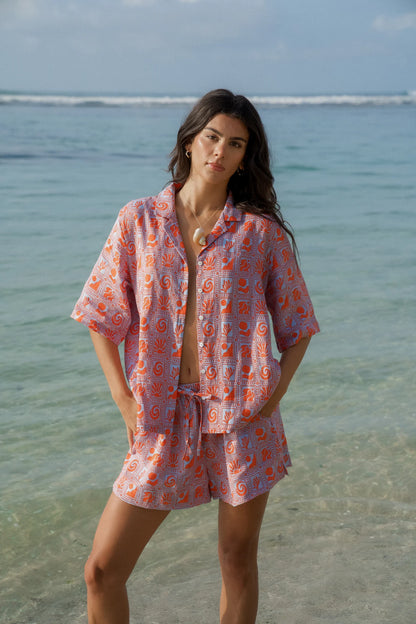 The Luna - Make way for the must have shorts this season. With their loose fit style and elasticated waist, they are your new seasonal uniform. Pair with our Lou Short Sleeve Shirt or Ellery Vest for the ultimate set or separate with your wardrobe staples.&nbsp;

A Pops + Co exclusive print. Hand drawn and printed on 100% Linen.
