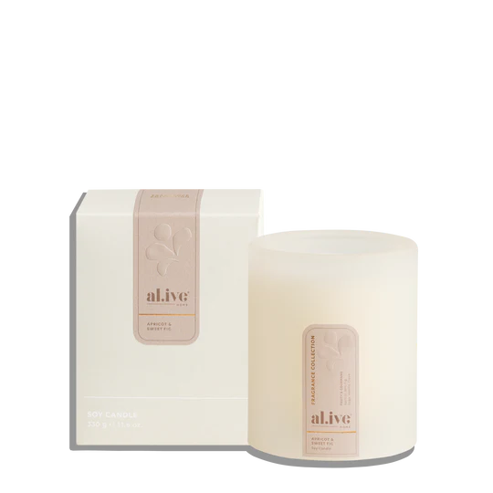 A cosy Soy Candle blending luscious apricot jam and ripe fig with aromatic sage. Vanilla, clove, and malt create a comforting, gourmand finish that transforms your home into a welcoming sanctuary.