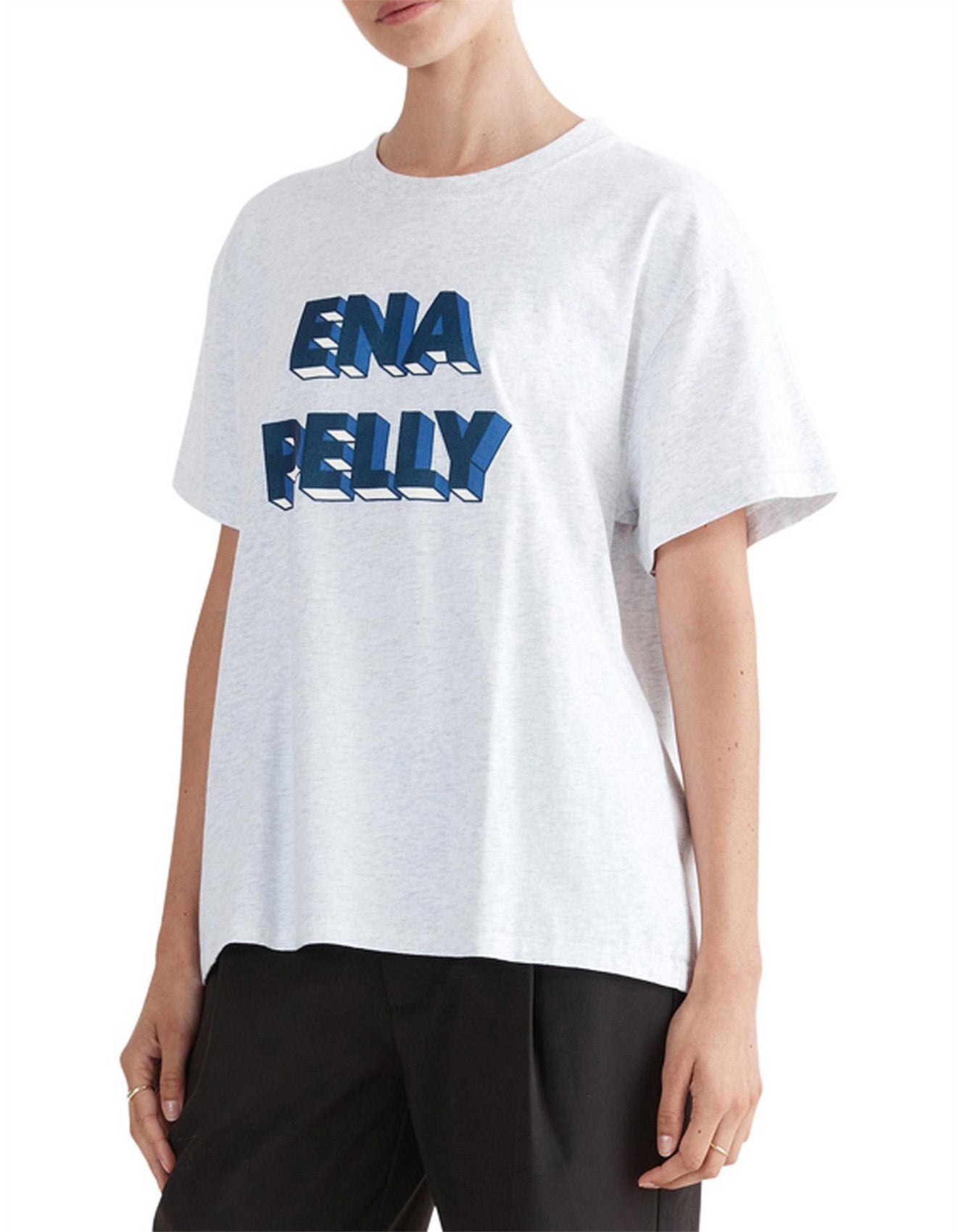 Crafted for comfort from a luxurious recycled cotton blend fabrication, the 3D Logo Relaxed Tee by Ena Pelly is the perfect addition to your wardrobe.