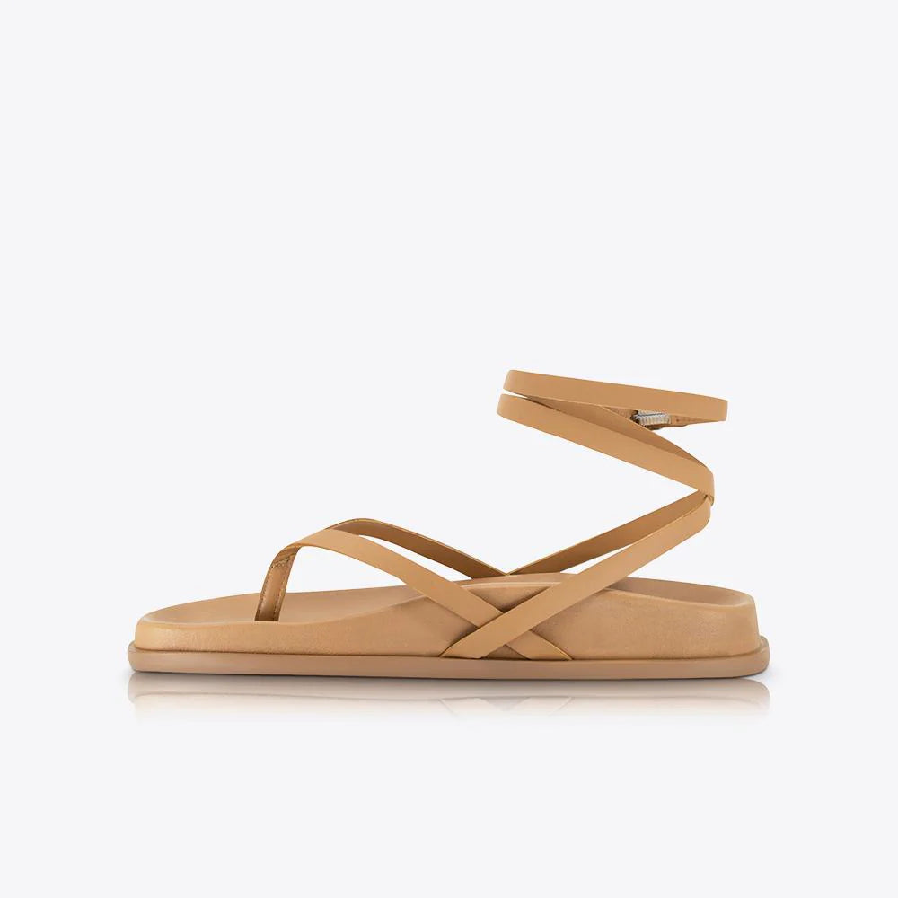 Polished and pristine, there’s something about this pair of casually sophisticated thong sandals that makes them such a great option for everyday wear. Whether you’re looking to dress them up or down, these versatile footbeds with wrap around ankle strpa will round off any look wonderfully.