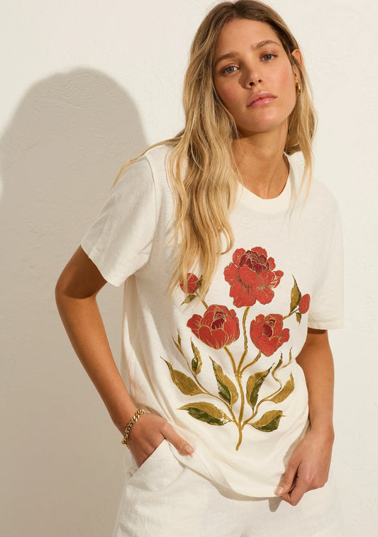 The Classic Tee in our Roses Print features a crew neckline and is crafted from our hemp and organic cotton blend, so you can feel good about this choice. At Auguste, we love a printed tee!