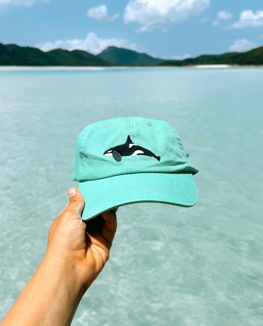 The Orca (Orcinus orca), also known as the killer whale, is the ultimate apex predator - perfect to top your noggin with. Now, this cold-water icon takes centre stage in the Fish Lid collection, bringing fresh vibes to your ocean adventures.