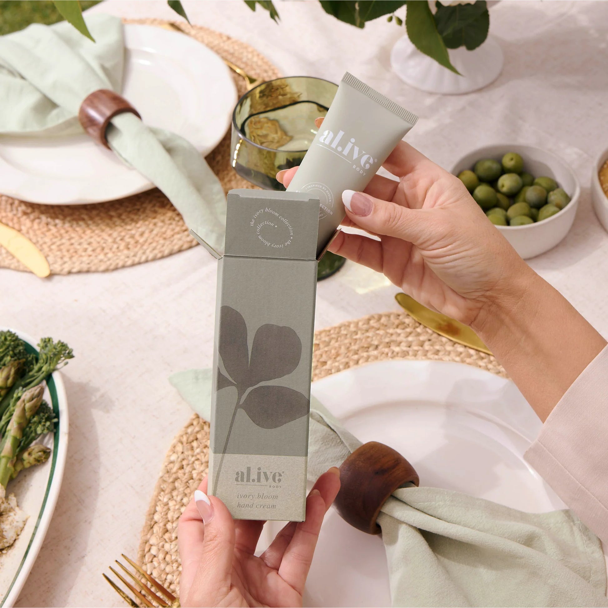 A nourishing 80ml Hand Cream enriched with magnolia and jasmine leaf extracts to help hydrate and soften hands. Featuring our limited edition Ivory Bloom scent, inspired by soft white florals.