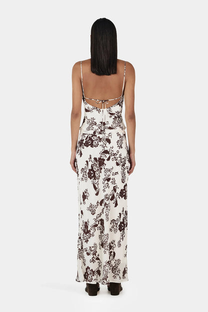 The Marli Cupro Slip Skirt is Ownley's newest everyday essential. Made in a lush silky cupro fabrication, the bias cut of the Marli beautifully skims the body while the elasticated scallop trim further refines the design. A timeless wardrobe staple, the Marli Slip Skirt will be your go-to.