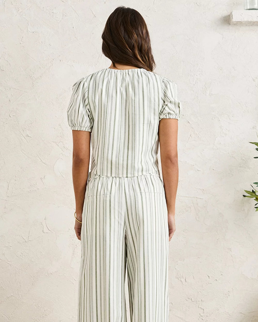 Rhythm brings together designers, artists, musicians, surfers and snowboarders with a shared dream of creating a livelihood doing what they love. Their range of tees, shorts, swimwear and casual staples speaks to surfers, skateboarders and snowboarders who still regard the art of riding as creative self-expression, who yearn for new frontiers over the well-worn path.