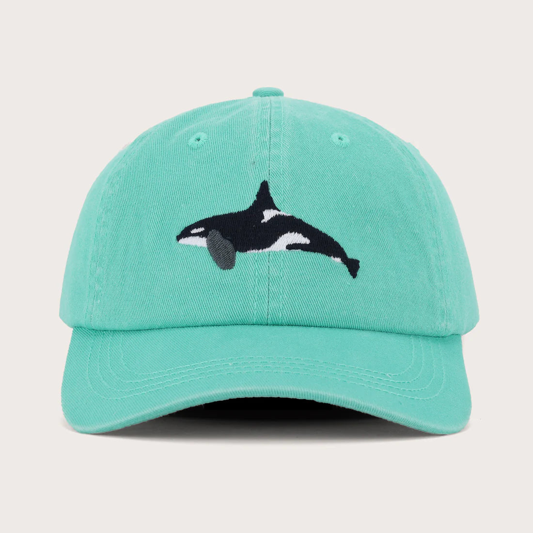 The Orca (Orcinus orca), also known as the killer whale, is the ultimate apex predator - perfect to top your noggin with. Now, this cold-water icon takes centre stage in the Fish Lid collection, bringing fresh vibes to your ocean adventures.