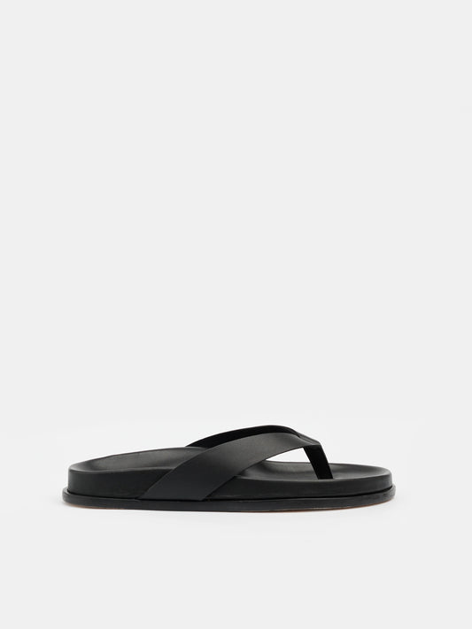 Introducing the Parker Footbed, a marvel in contemporary footwear design. This footbed combines tradition with innovation, featuring a material composition designed for exceptional comfort and prolonged durability. Ideal for anyone seeking a blend of style and practicality in their everyday wear, the Parker Footbed promises an effortless fit and timeless appeal. Perfect for various settings, from casual outings to more relaxed work environments, this footbed is your go-to choice for superior foot support an