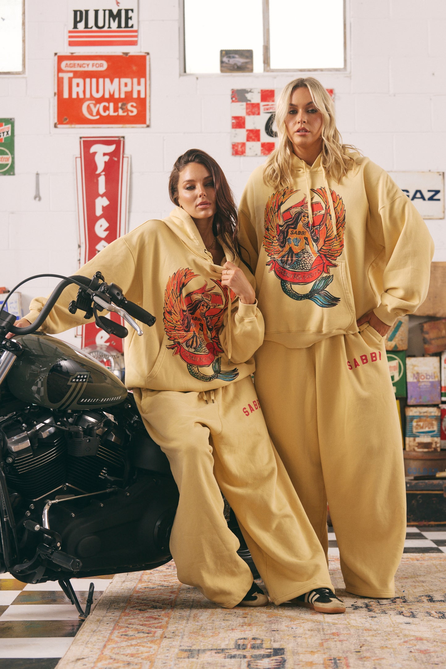 Bring the heat in the Brenda Energy Hoodie – now in a buttery yellow hue that radiates retro energy and rebel spirit. With its oversized fit, heavyweight feel, and signature SABBÍ artwork, this piece is a bold nod to 70s biker culture with a modern twist.